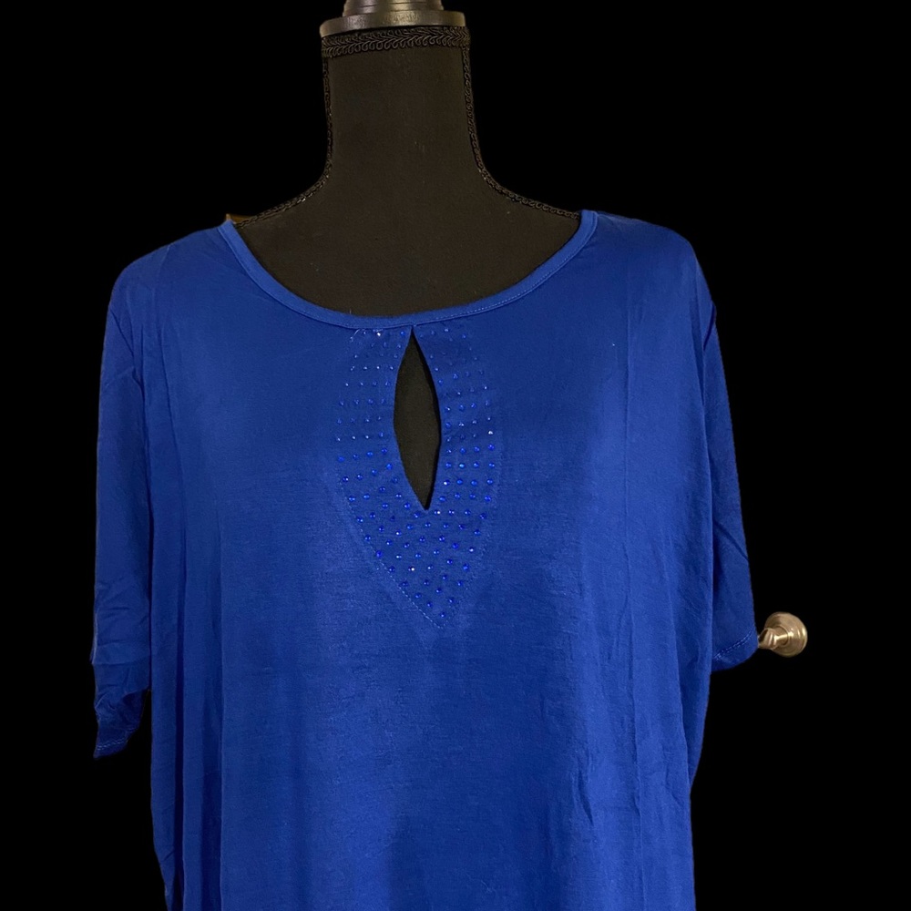 Blue plus size Top with key hole detail